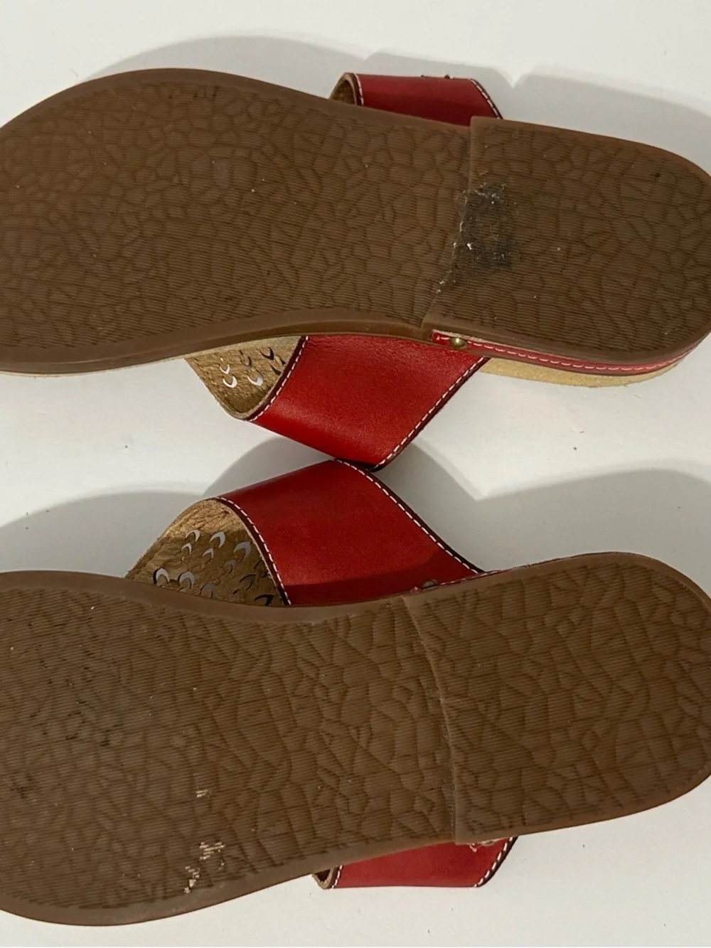 L'Artiste Sandals 7.5 Red Thong Slip On Boho Resort Travel Maximalist Dopamine